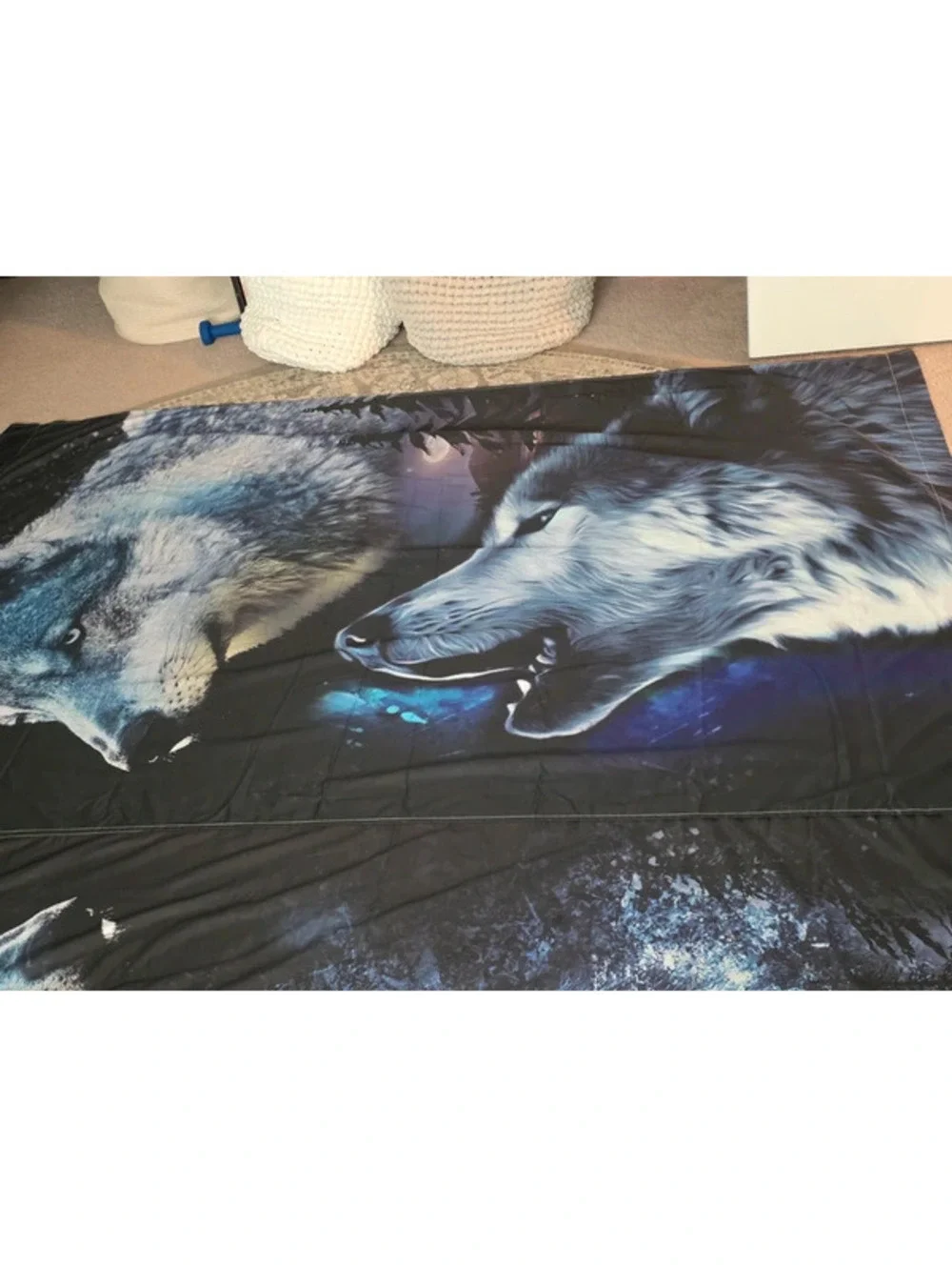Large Polyester Sofa Throw Blanket with Wolf Design